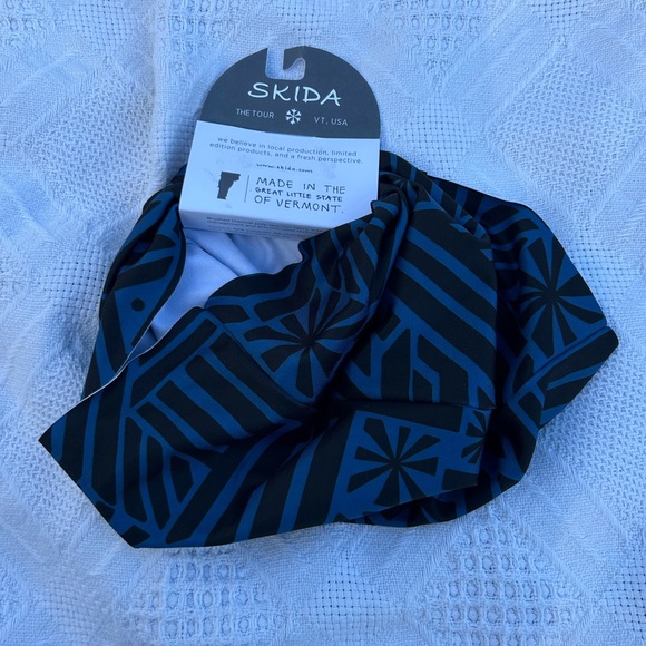 Skida lightly lined blue and black NWT NEW neck warmer - Picture 1 of 4